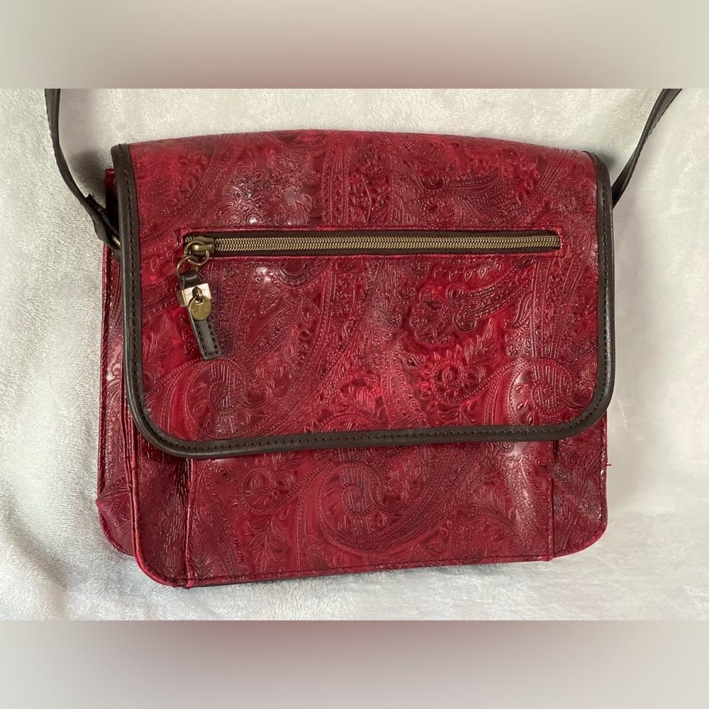 Vintage Red Relic purse vegan friendly